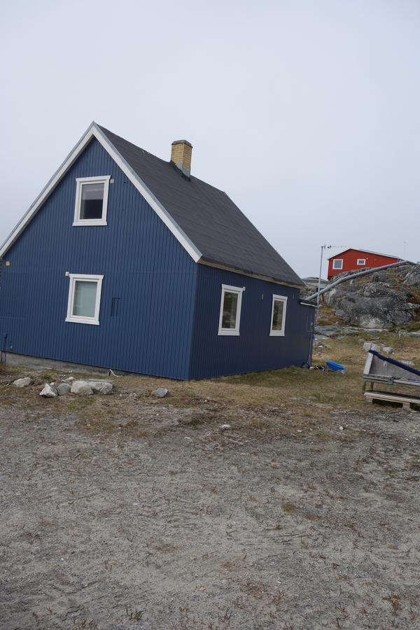 Vandrehuset 4 Nuuk Esterno foto